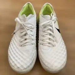 NIKE　マジスタXフィナーレⅡ TF　28cm　フットサルシューズ　ホワイト NIKE マジスタXフィナーレⅡ TF 28cm フットサルシューズ ホワイト