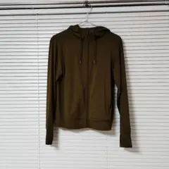 ユニクロ エアリズム UVカットパーカー