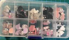 ネイルパーツ サンリオ 10種✖️5個入りの50個　ケース付き！