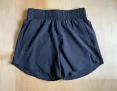 【新品未使用】アンダーアーマー レディース トレーニング用ショートパンツ 黒