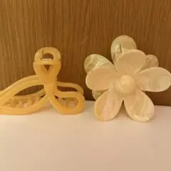 花とリボンのヘアクリップ2個セット