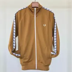 新品・未使用 ☆FRED PERRY☆M～L☆ブラウン☆フレッドペリー☆ジャージ