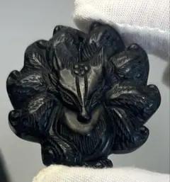 【希少】天然黒翡翠 九尾狐彫刻 ペンダントトップ 立体彫刻 お守り　縁起物