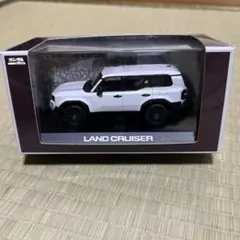 ランドクルーザー プラド 1/30 トヨタカラーサンプル 〈070〉 - メルカリ