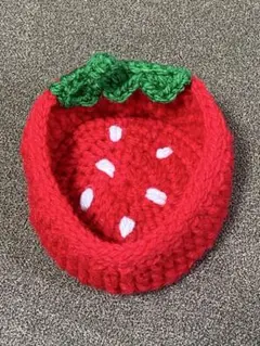 いちごのミニバスケット（ハンドメイド　かぎ針編み）