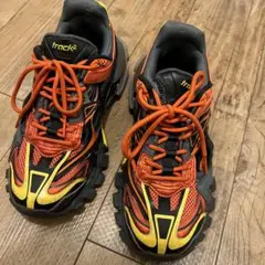 2026年最新】BALENCIAGAトラックオレンジの人気アイテム - メルカリ
