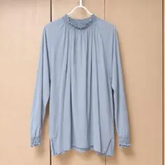 【studioCLIP】フリルネック ブラウス 長袖 くすみブルー きれいめ