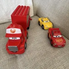 Cars ブロックセット - Mack Truck & Flo's Cafe