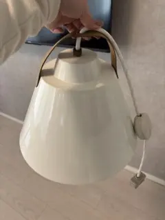 値下げしました！ホワイトペンダントライト レザーハンドル付き　unico