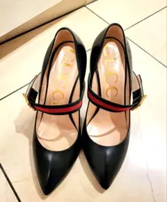 Gucci ブラック ハイヒール ポインテッドトゥのサムネイル