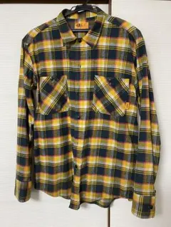 calee（キャリー）シャツ