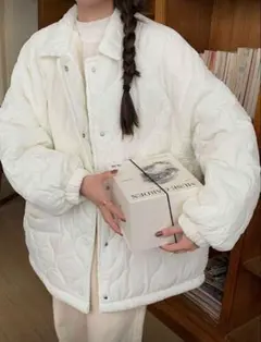 ホワイト キルティング ダウンジャケット