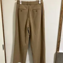 ユニクロ　ベージュ ワイドパンツ センタープレス　Ｌ