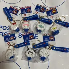 最安値】サンリオミャクミャクホワイトブラックキーホルダー 7種セット