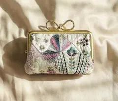 ハンドメイド品⭐︎インド刺繍生地使用がま口ポーチ