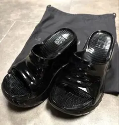 GIVENCHY ラバーサンダル 厚底 ブラックのサムネイル
