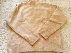 JW ANDERSON × UNIQLO モックネックベージュニット