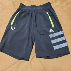 adidas ハーフパンツ ブラック 蛍光イエロー　メッシモデル　150