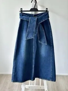 【メルカリ市期間限定】rienda ❤︎ ハイウエストデニムロングスカートのサムネイル