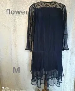 flower ネイビーレース チュールプリーツ ワンピースのサムネイル