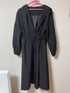 フード付き黒ロングコートのサムネイル