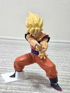 ドラゴンボールZ　 超サイヤ人　孫悟空 かめはめ波　攻撃ポーズ　フィギュア