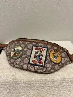 coach✖️ディズニー　限定品　ミッキー・ドナルド パッチ付きボディバッグ