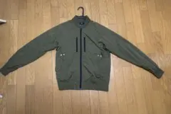 ジッパー付きジャンパー