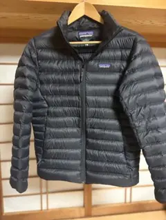 patagonia ブラック ダウンジャケットセーター