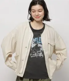 美品★niko and… オックスVネックブルゾン