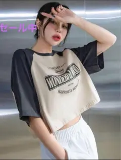 【売れ筋セール✨】DAZY クロップド丈　Tシャツ　カジュアル　古着　オシャレ