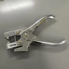 LION ハトメパンチ