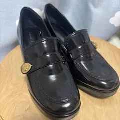チャールズ＆キース ローファーパンプス エナメルブラック 39 - メルカリ