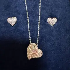 スワロフスキー　ピアスとネックレスのセット