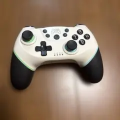 ワイヤレスコントローラー ホワイト/ブラック