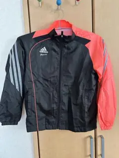 adidas ウインドブレーカー　140 黒/赤
