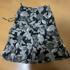 花柄フレアスカート