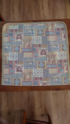 11/6限定価格　カントリー風クロス　端切れ