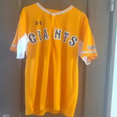 アンダーマー　読売ジャイアンツ応援シャツ