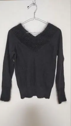 ミッシェルクランダークグレー Vネック ニット