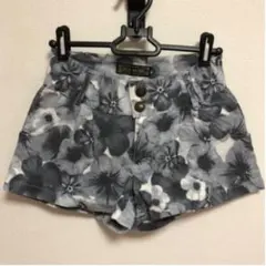 花柄 ショートパンツ