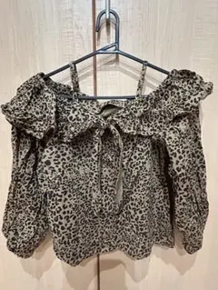EMODA ヒョウ柄オフショルダーブラウス トップス