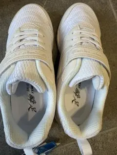 瞬足白　21センチ　新品タグ付き