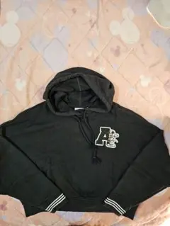 adidasディズニーコラボパーカー