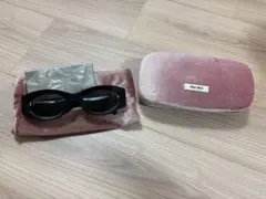 miu miu ブラック サングラス ケース付き miu miu ブラック サングラス ケース付き