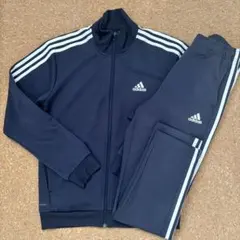 【人気色】　adidas セットアップ　ジャージ　刺繍ロゴ 上下　〈0018〉