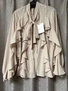 週末のみ値下げ！！【新品】フリルリボン付きベージュ長袖ブラウス