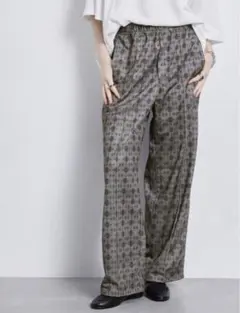 オーナメンタルワイドトラックパンツ