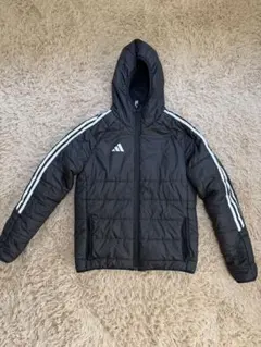 adidas フード付き ブラックダウンジャケット