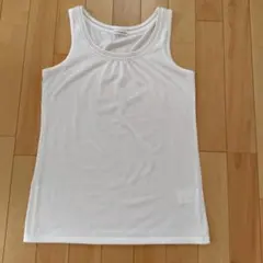 タンクトップ